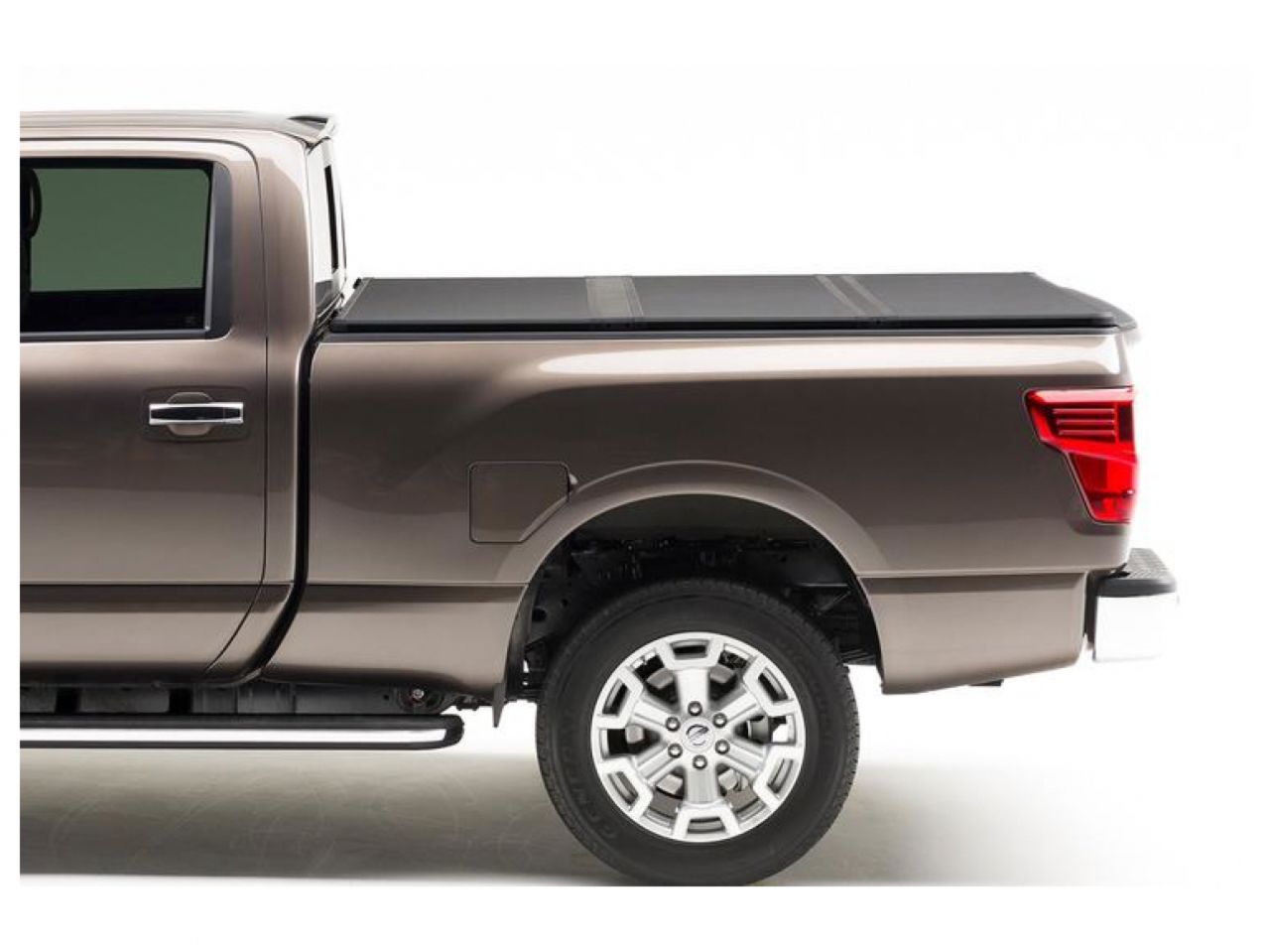 Extang Nissan Titan (5 ft 6 in) 2017-19 (with rail system)