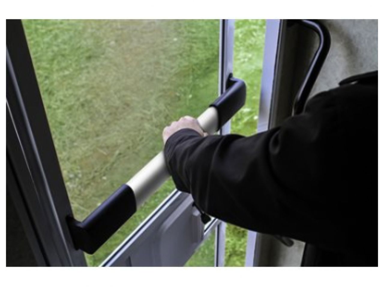 Camco RV Screen Door Cross Bar - Black, Deluxe (Wide Grip)