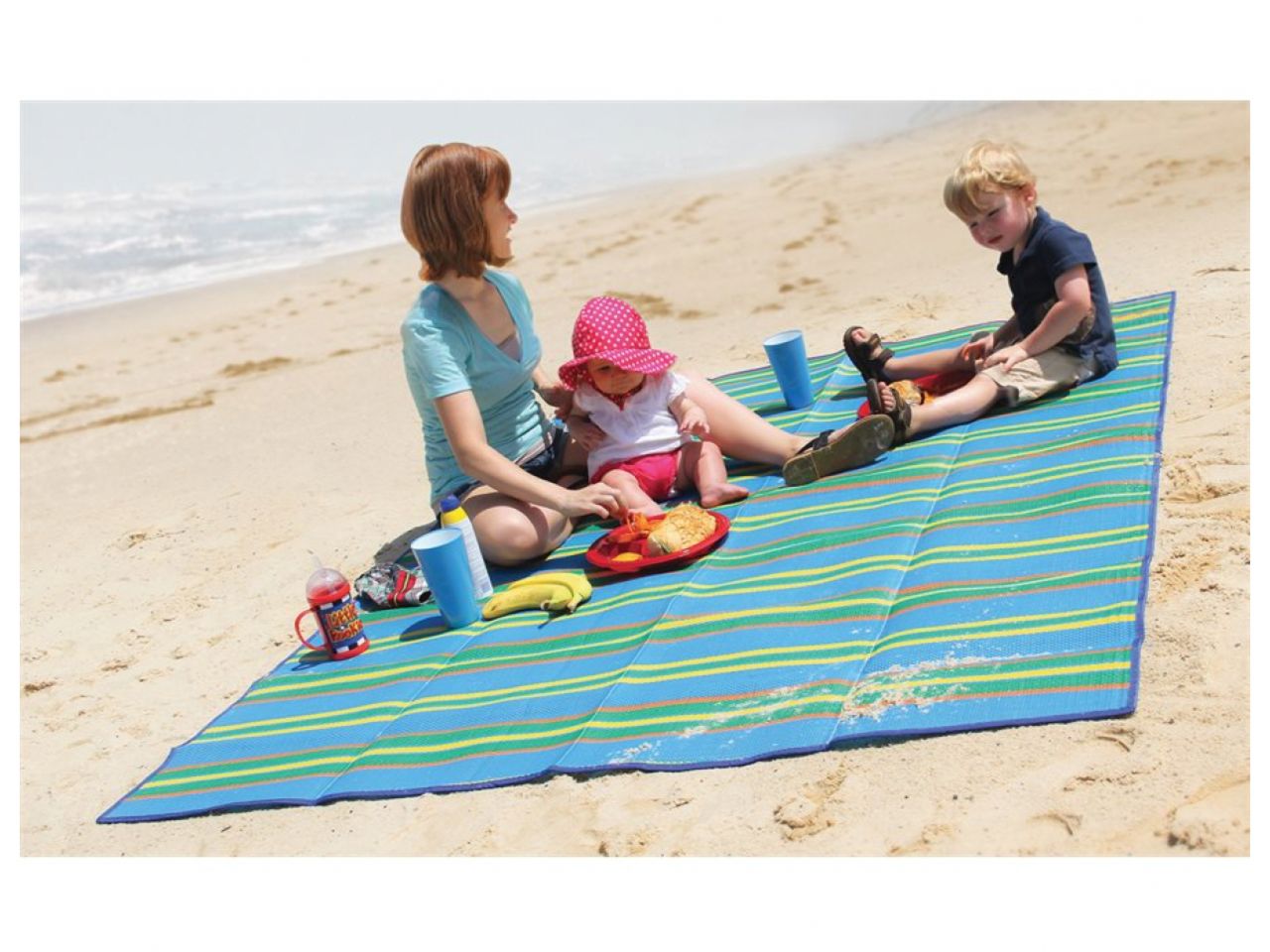 Camco Handy Mat w / Strap - Blue / Green Stripes, 60"x78" Bilingual