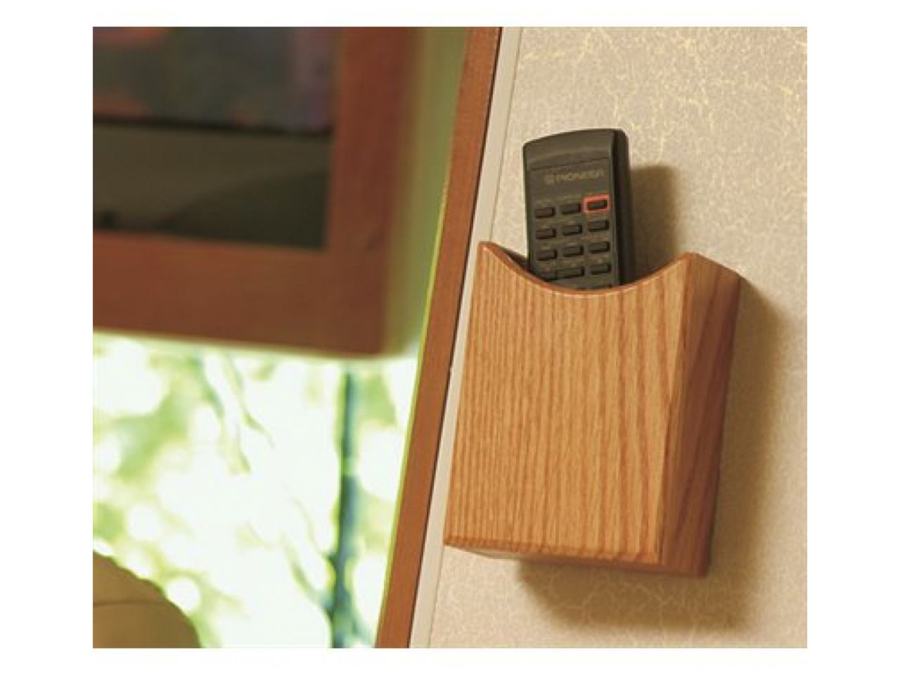 Camco Oak Accents Remote Holder - 5" x 4" x 1-3 / 4"