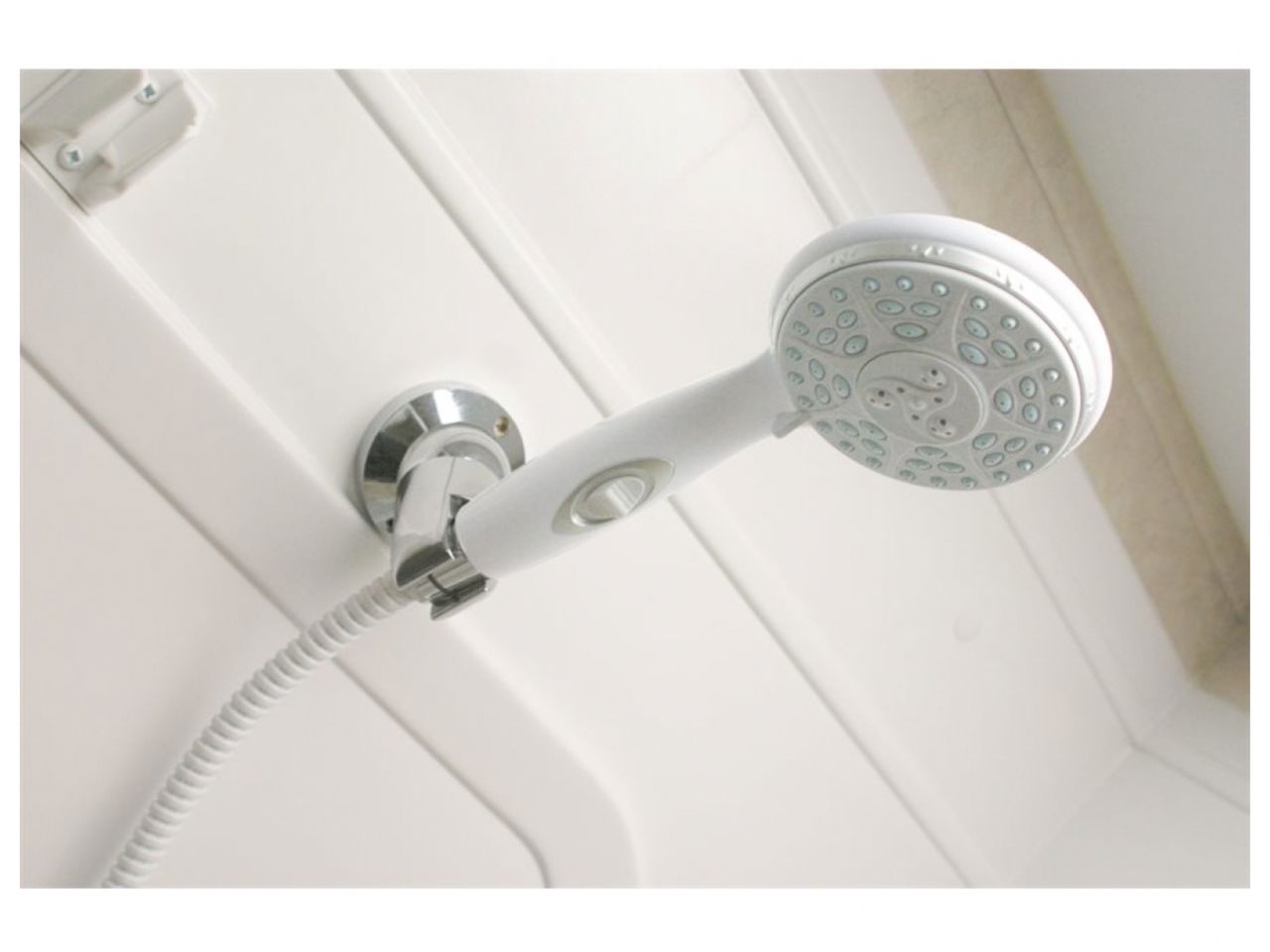 Camco Shower Head Kit - White W / On / Off