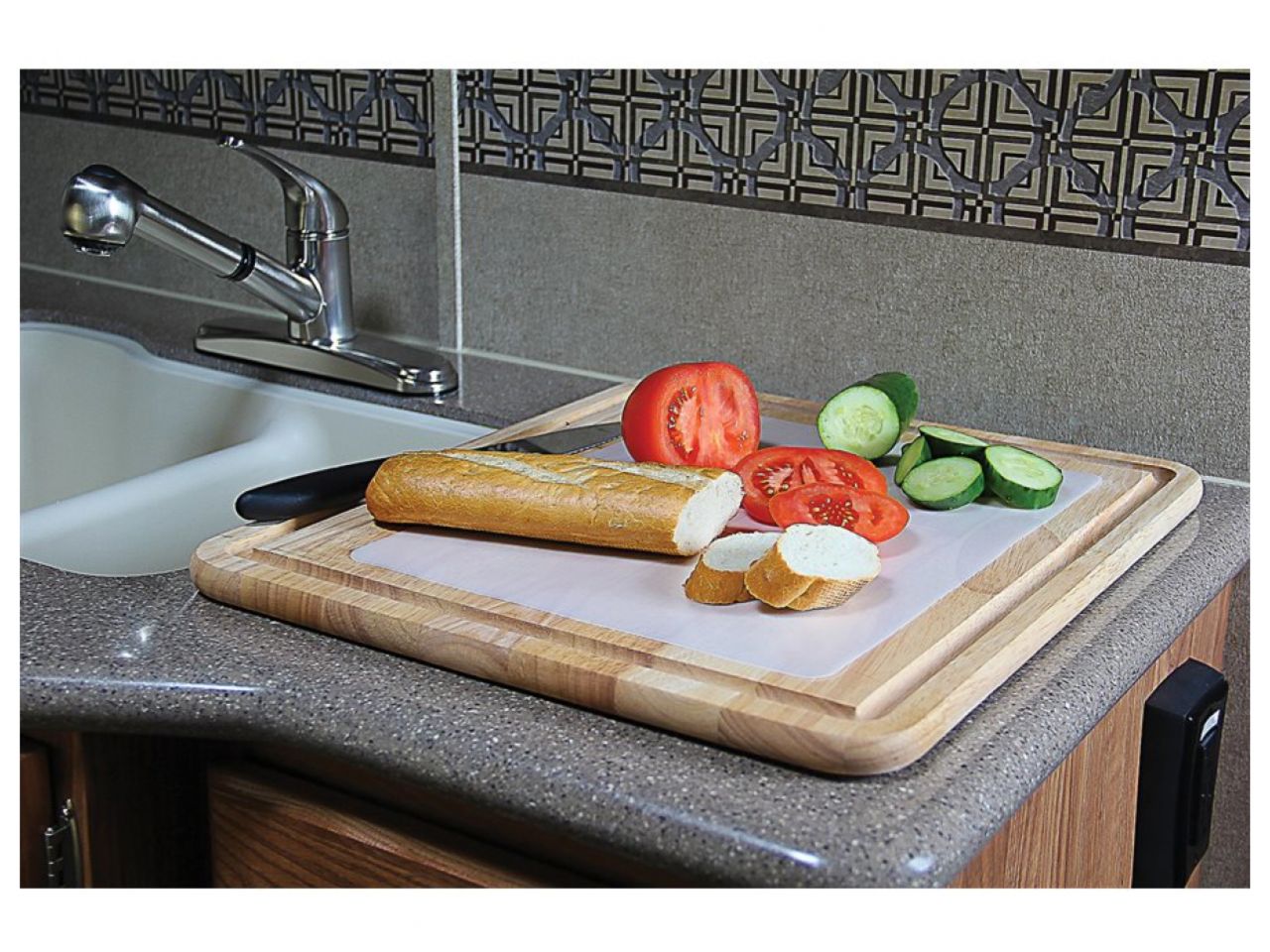 Camco Stove Topper & Cutting Board - 19-1 / 2" x 17" x 3 / 4"