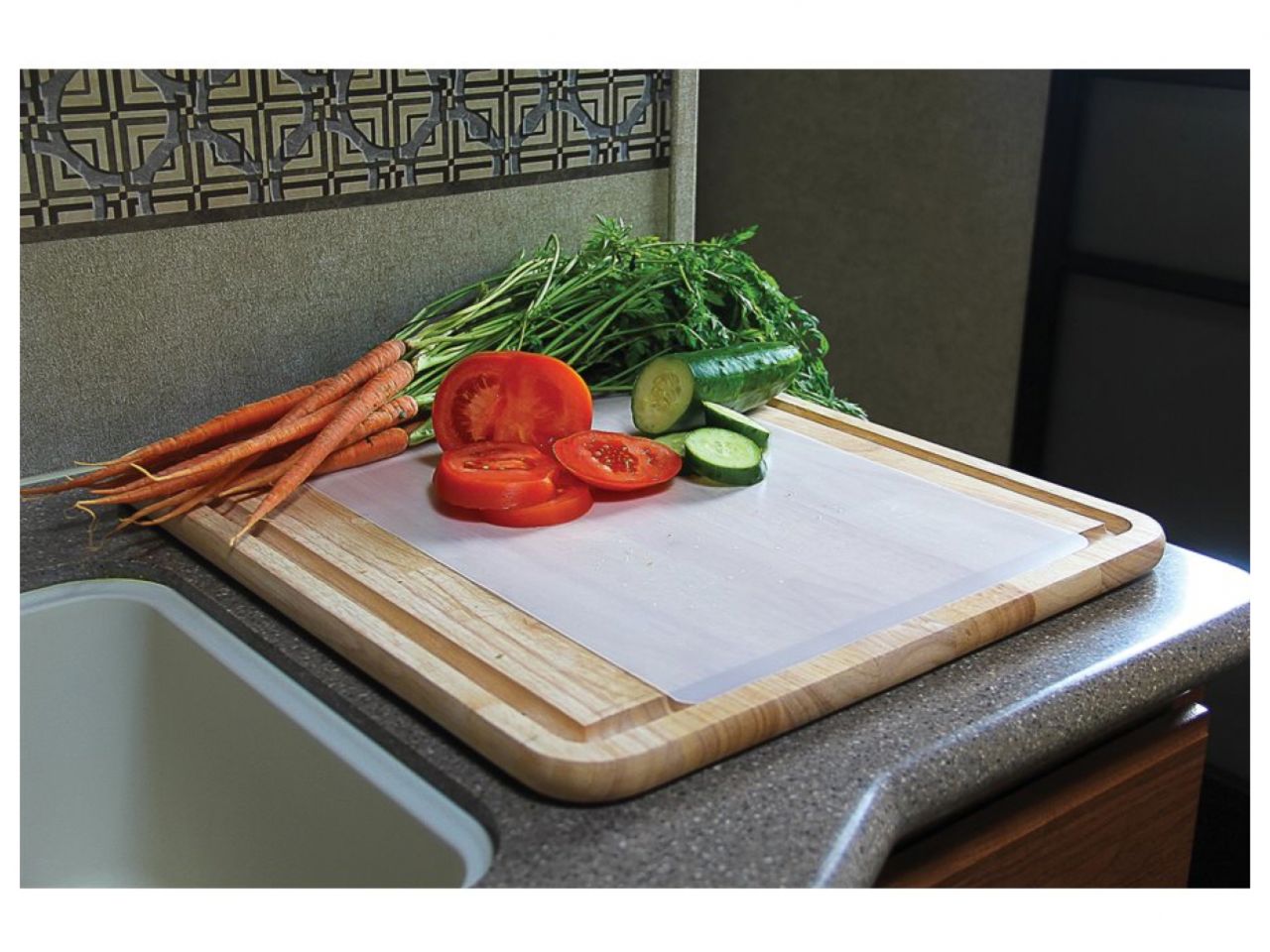 Camco Stove Topper & Cutting Board - 19-1 / 2" x 17" x 3 / 4"