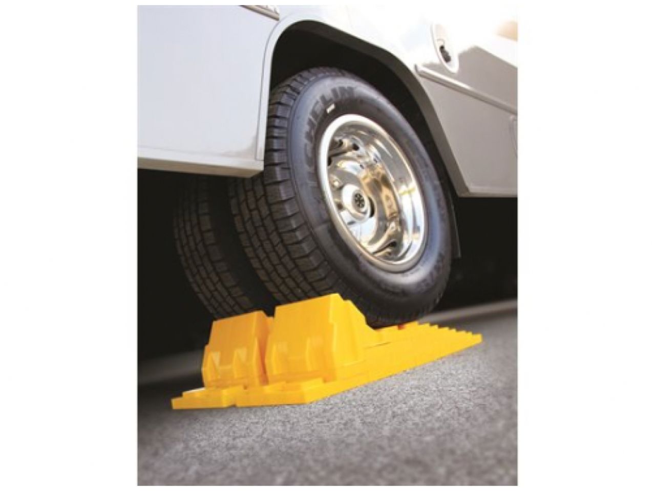 Camco Leveling Block Wheel Chock - 2 Pack Bilingual