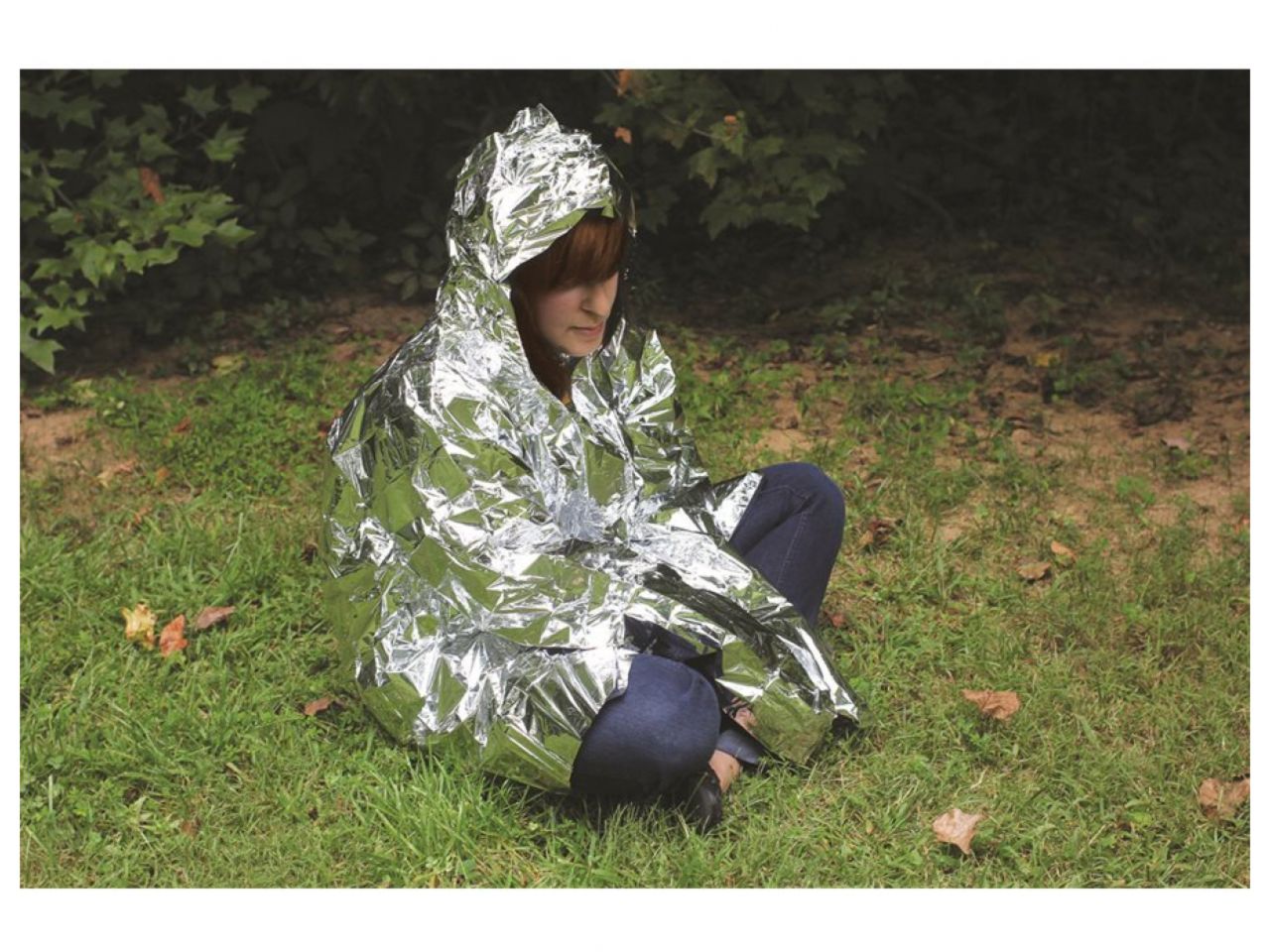 Camco Survival Poncho - Bilingual