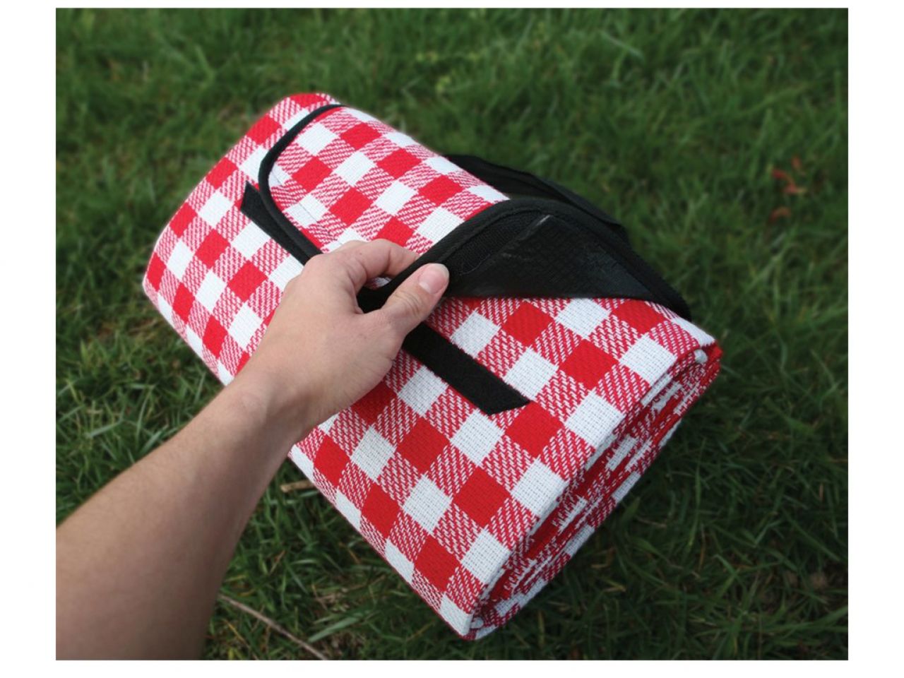 Camco Picnic Blanket - Red and White Checkered, 51" x 59" Bilingual