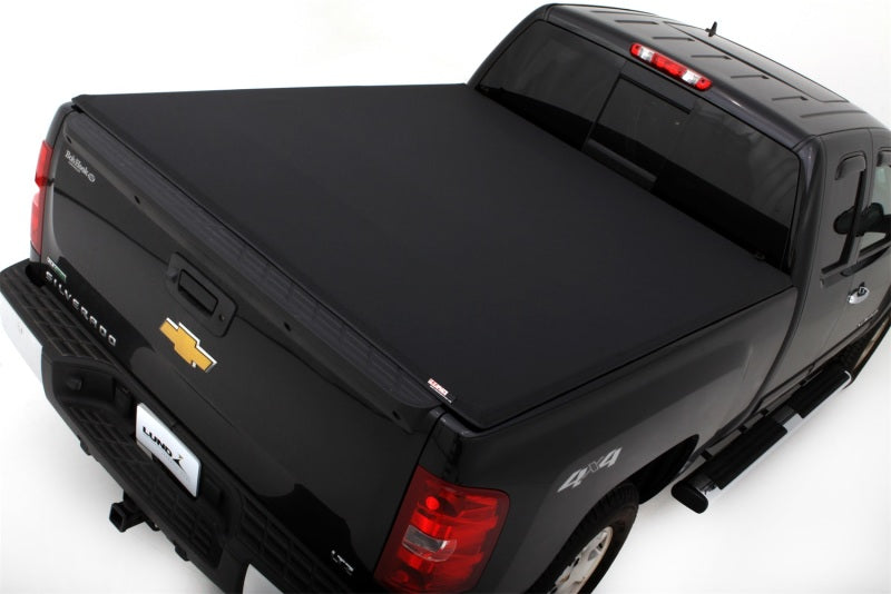 Lund 99-07 Chevy Silverado 1500 (8ft. Bed) Genesis Elite Tri-Fold Tonneau Cover - Black 95852