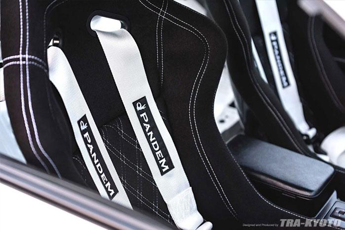 TRA Kyoto Pandem Seat Belt Harness - White