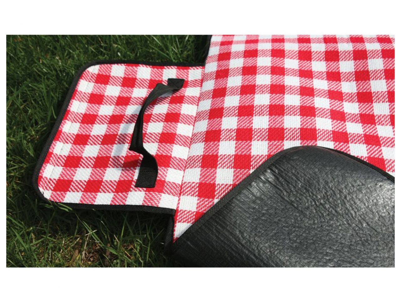 Camco Picnic Blanket - Red and White Checkered, 51" x 59" Bilingual