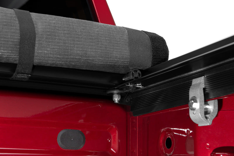 Lund 2019 Chevrolet Silverado 1500 (5.5ft. Bed) Genesis Elite Roll Up Tonneau Cover - Black 968292