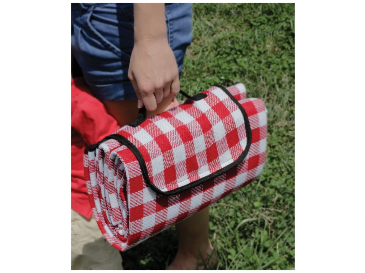 Camco Picnic Blanket - Red and White Checkered, 51" x 59" Bilingual