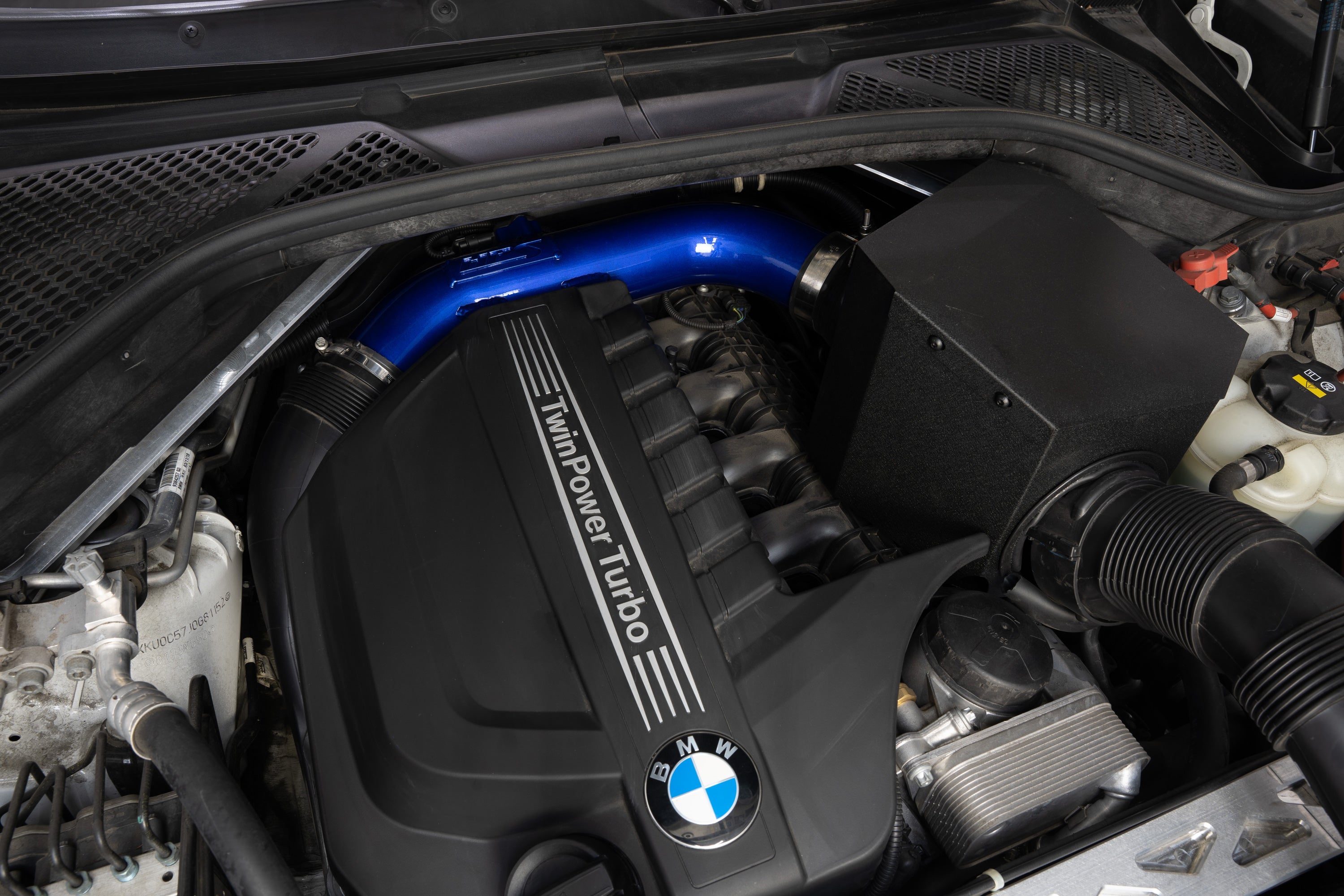 HPS Performance Products HPS Performance Air Intake Kit BMW 2015-2019 X6 3.0L Turbo N55 F16, 827-699