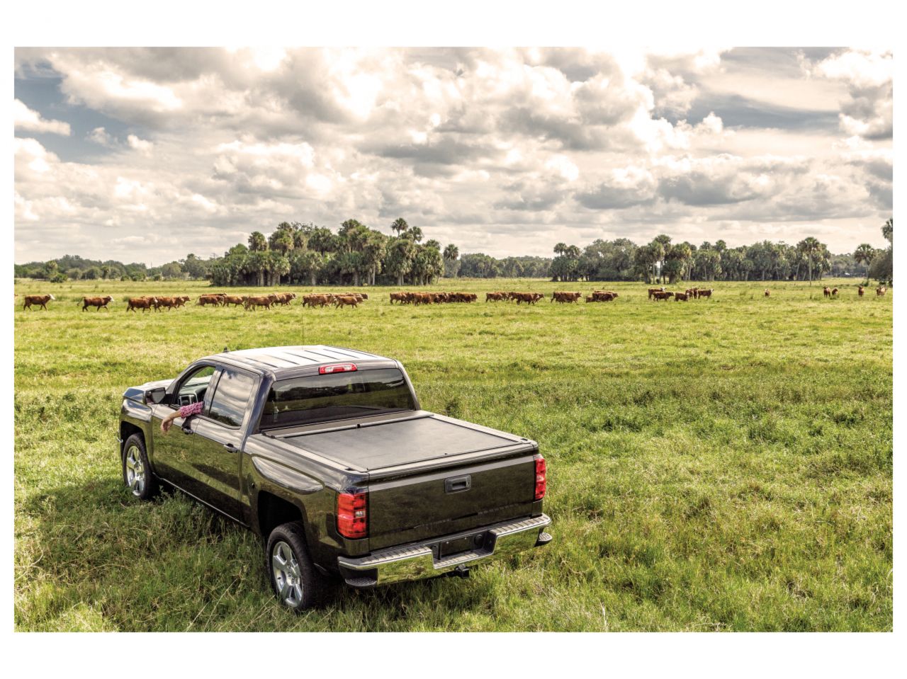 Roll N Lock M-SERIES Tonneau Cover