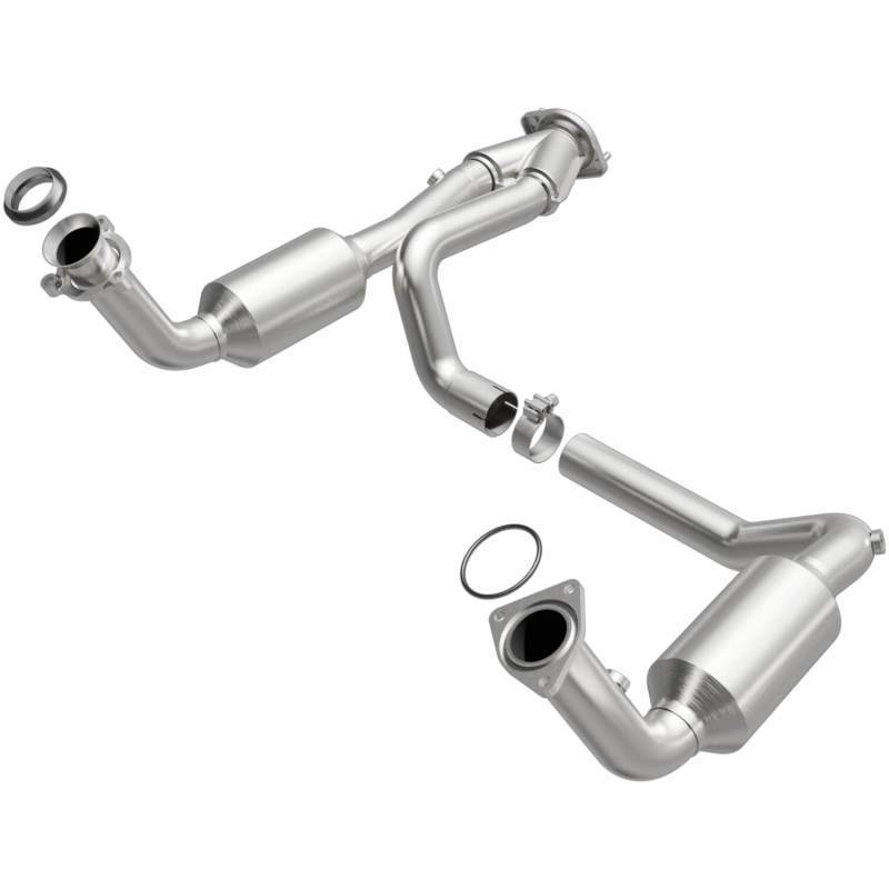 MagnaFlow Conv Direct Fit OEM 2005 GMC Sierra/Chevrolet Silverado 1500/Cadillac Escalade Underbody 4551419 Main Image