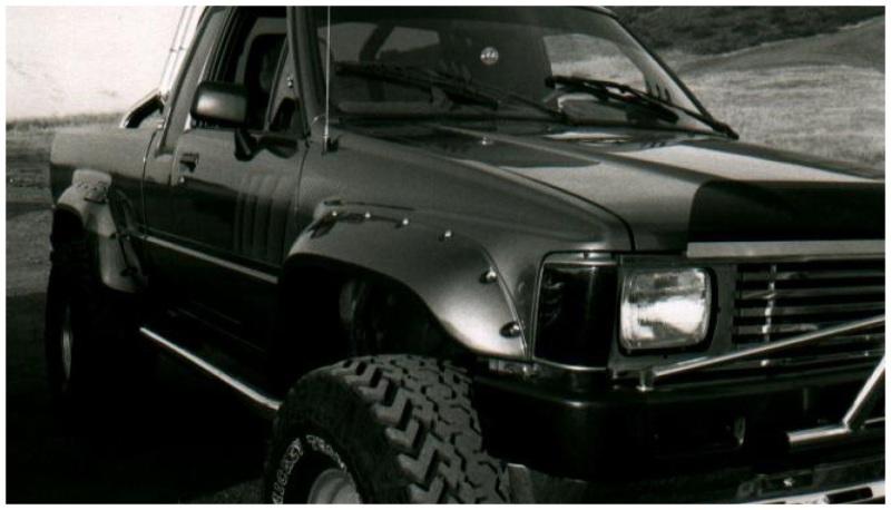 Bushwacker 84-88 Toyota Cutout Style Flares 2pc Compatible w/ Domestic or Import Bed - Black 31010-11 Main Image