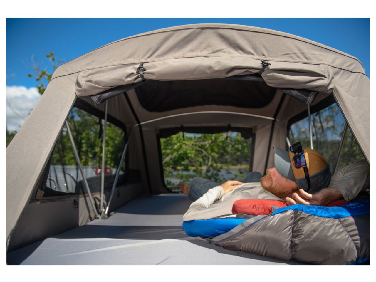 Yakima Skyrise Hd Tent - Small Heavy-duty 4 Season Rooftop Tent