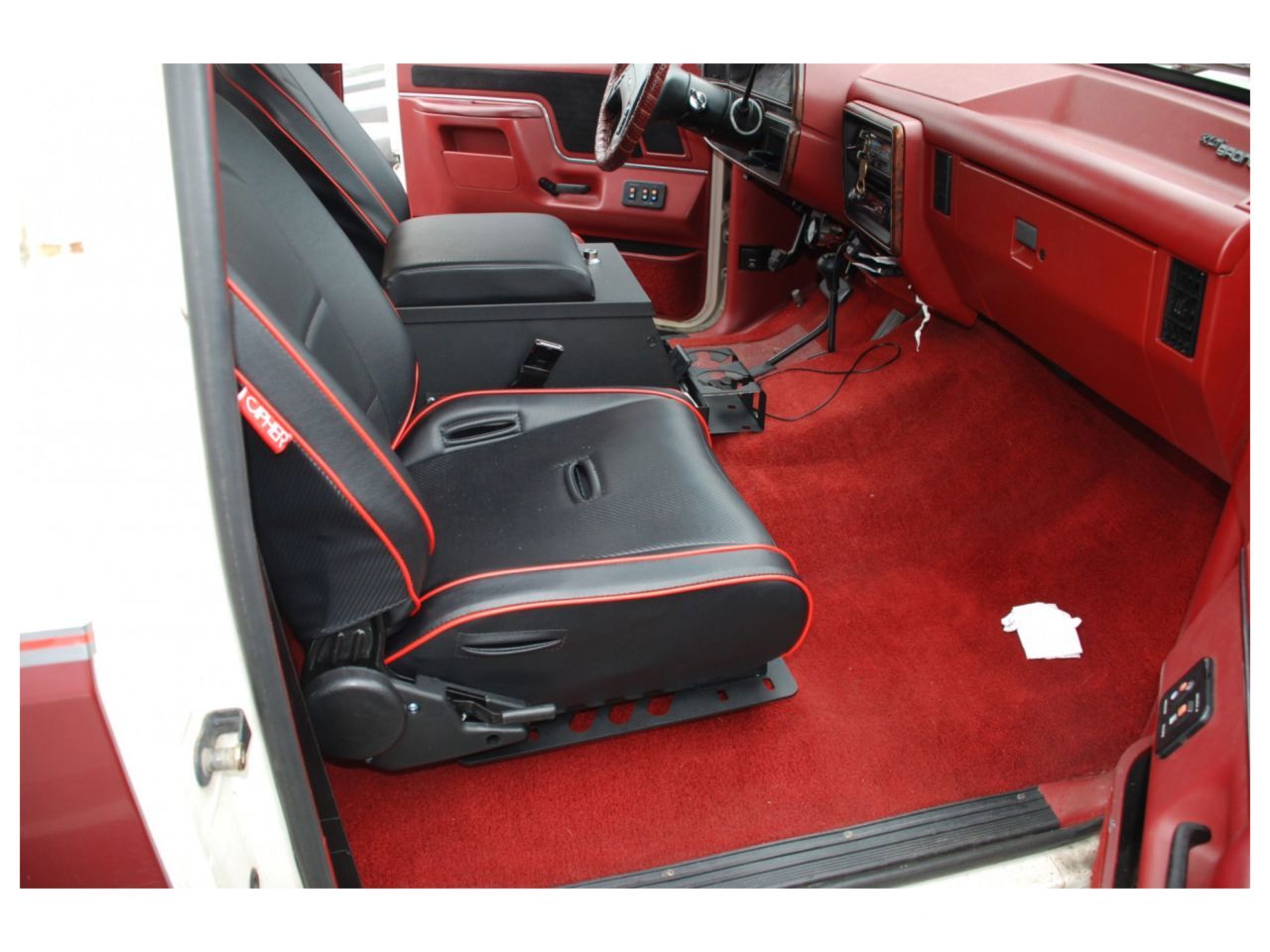 Planted Technology Seat Bracket, Ford Bronco (1987-1991) - Passenger